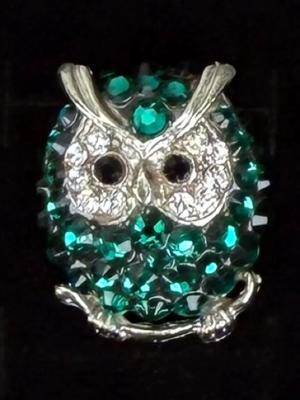 Vintage Emerald Green Owl Scatter Pin Silvertone Jeweled Figural Lapel Brooch